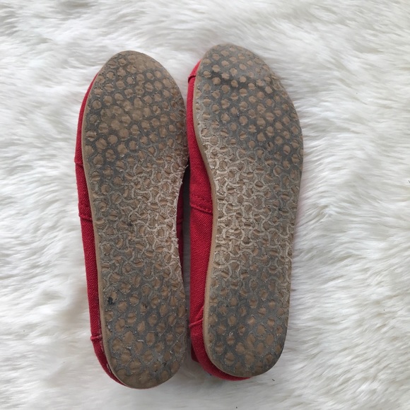Toms Red Slip-Ons 6.5 - Picture 4 of 5